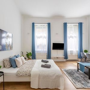 Exclusive Central Home With Sauna Next To The New York Cafe